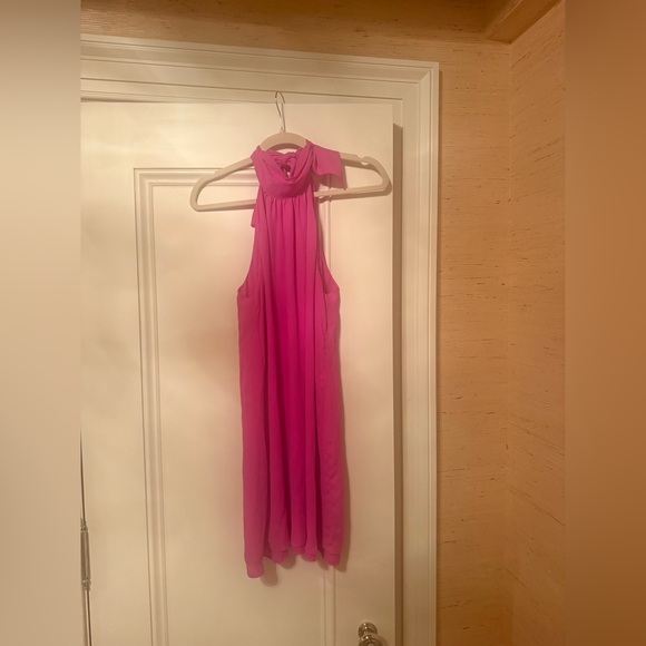 Krisa tie back halter dress in pink - Picture 4 of 5